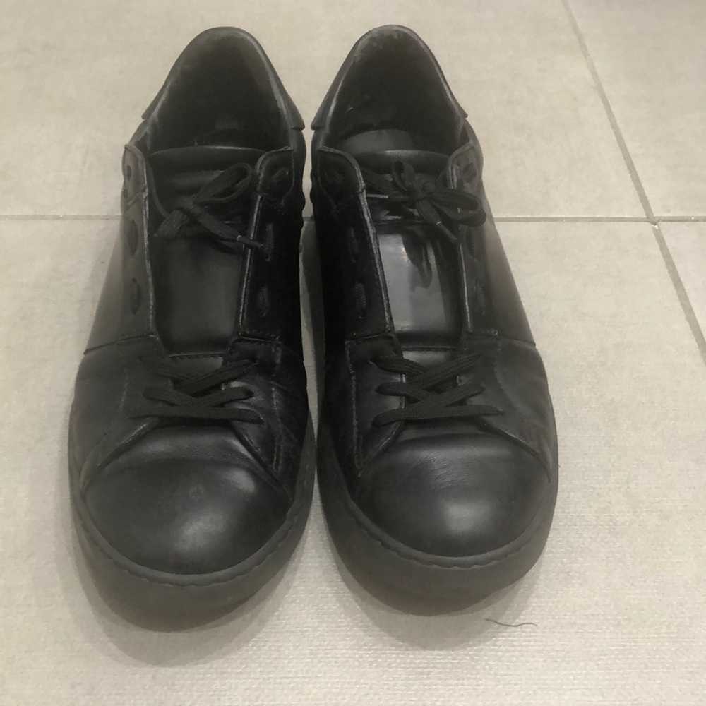 Luxury brand! Used for a while still some life left in them. Send over an offer!